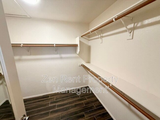 Building Photo - 3870 S Laurel Way