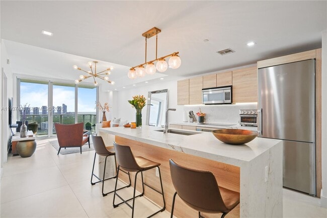 Building Photo - 16385 Biscayne Blvd