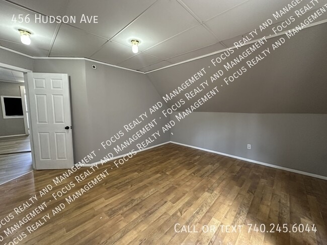 Building Photo - 456 Hudson Ave