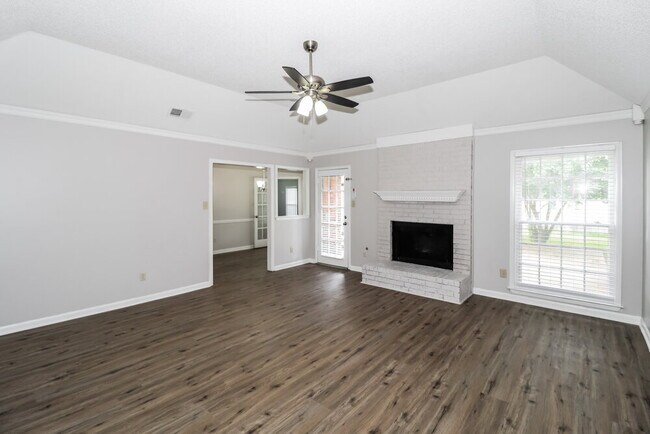 Building Photo - 1582 Wind River Cir E
