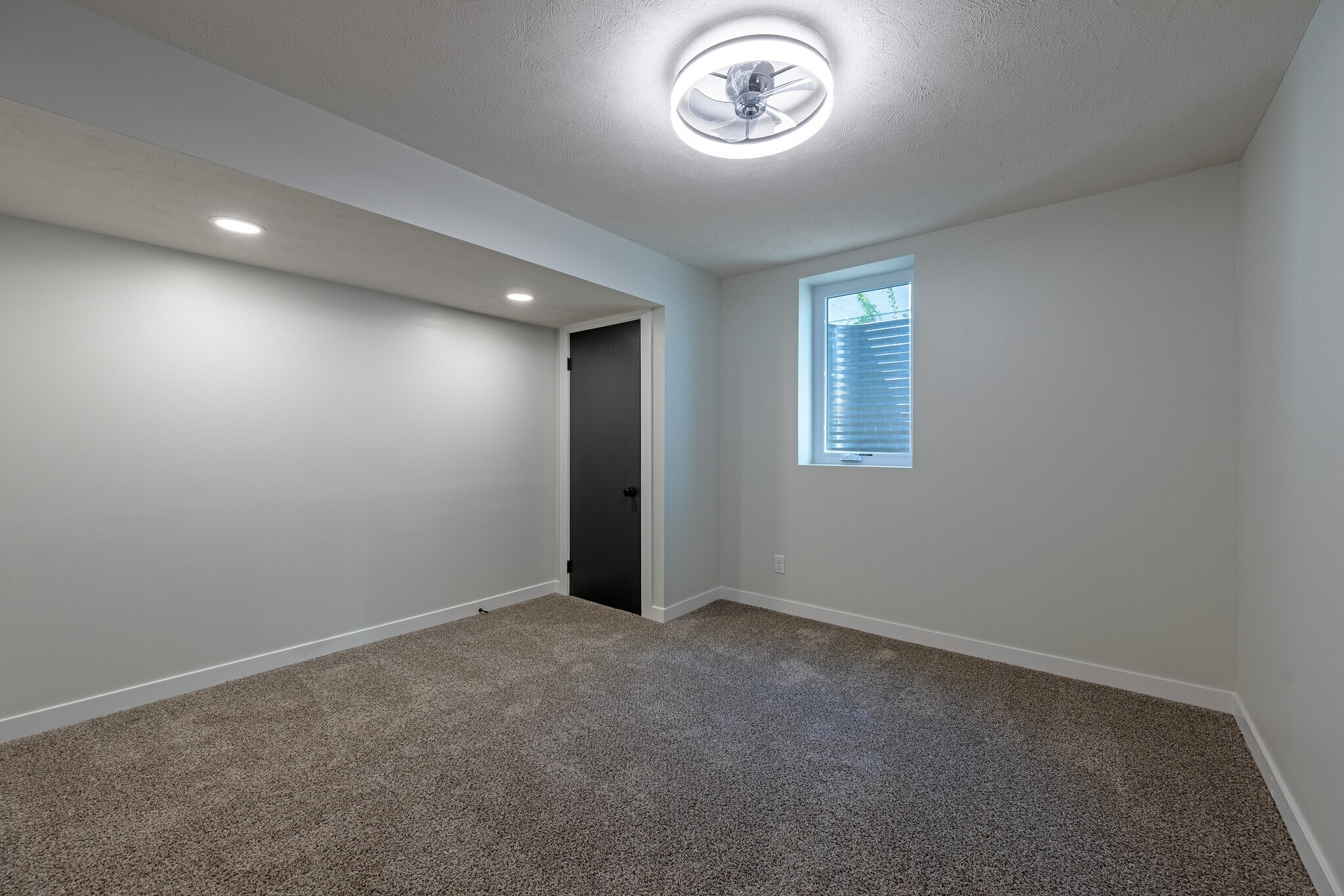 Building Photo - 4670 Frederick St