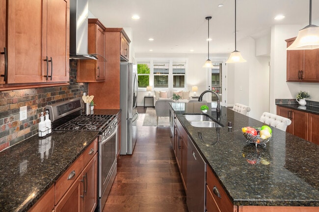 Building Photo - 1363 Chelsea Walk NE