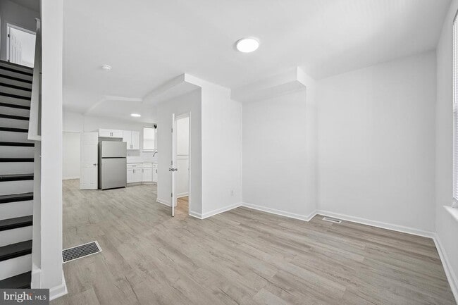 Building Photo - 5829 Crittenden St