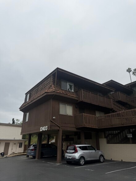 Building Photo - 12403 Julian Ave