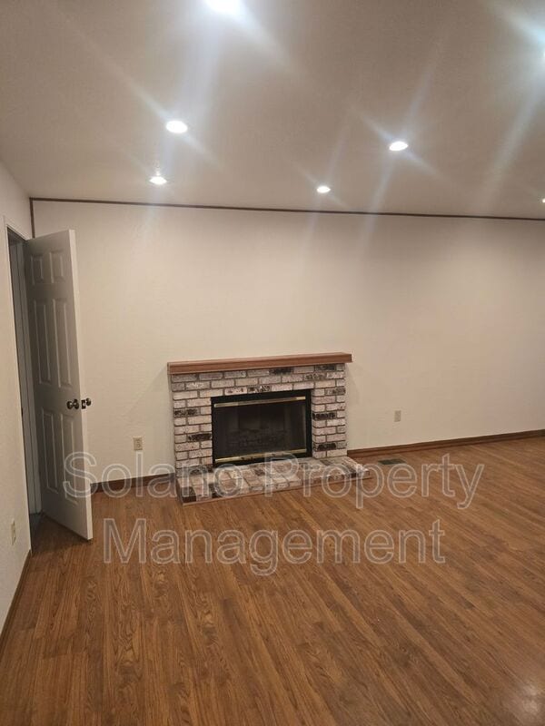 Building Photo - 318 Ridgecrest Cir