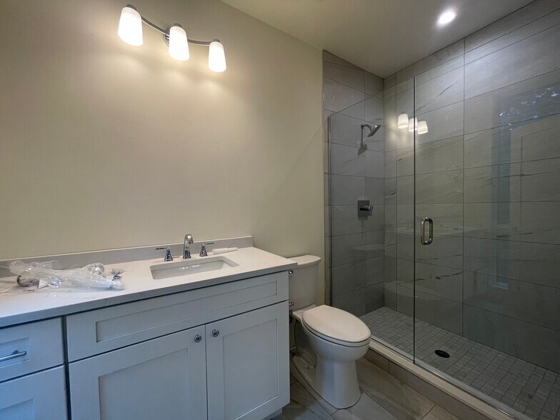 Building Photo - 23 Cameron St