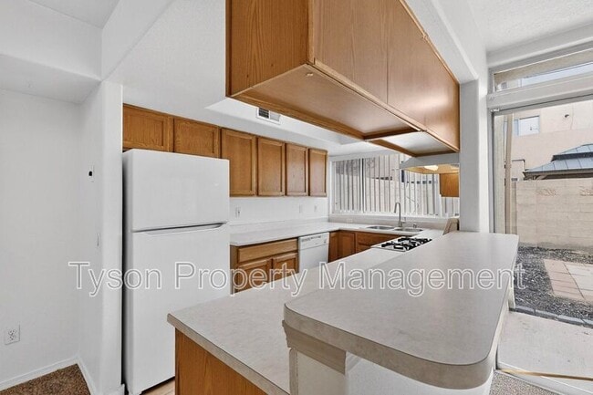 Building Photo - 1732 Del Cielo Dr NW