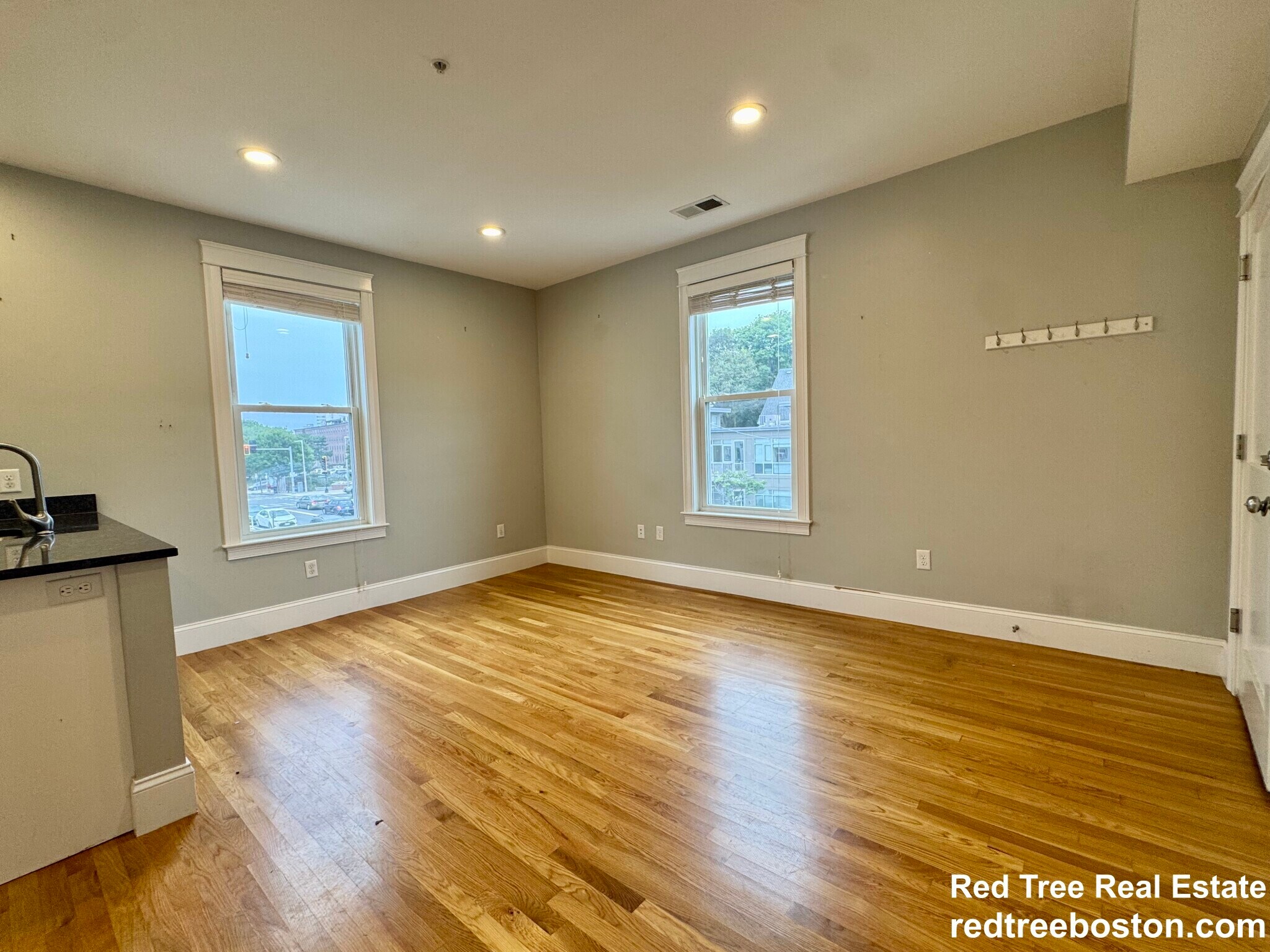 Building Photo - 405 S Huntington Ave
