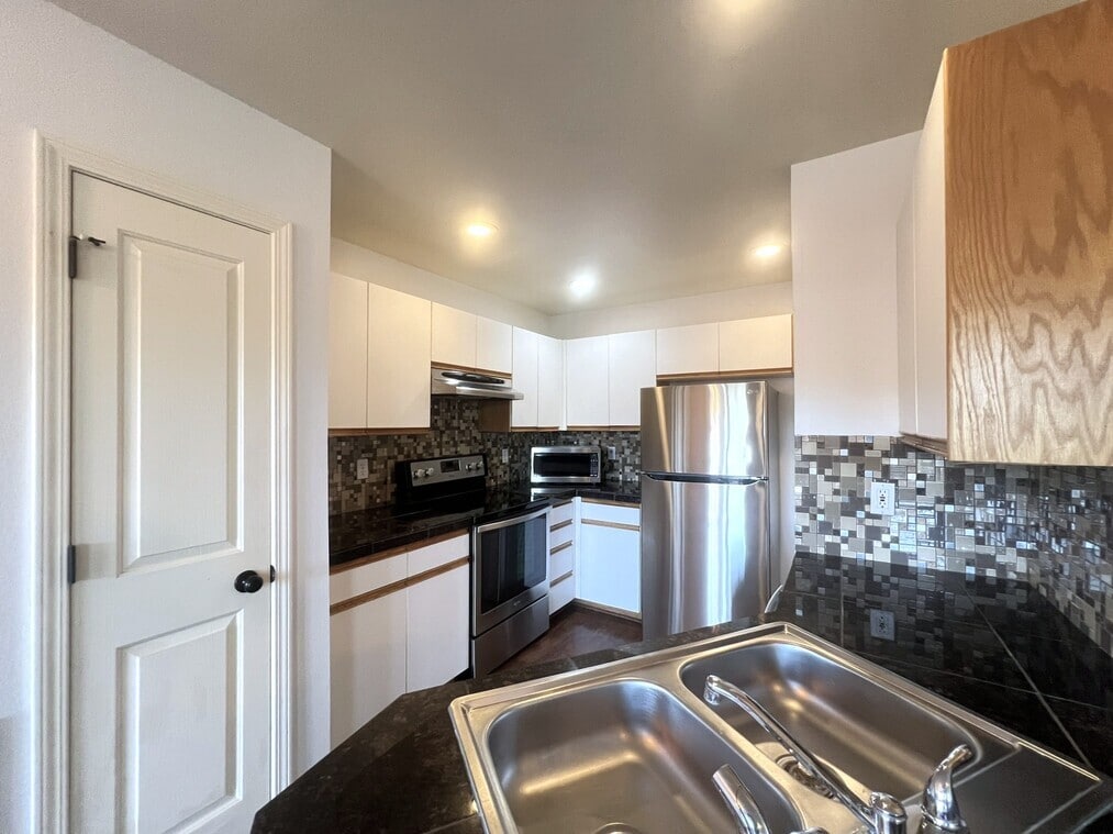 Building Photo - 5851 N Cobbler Ln