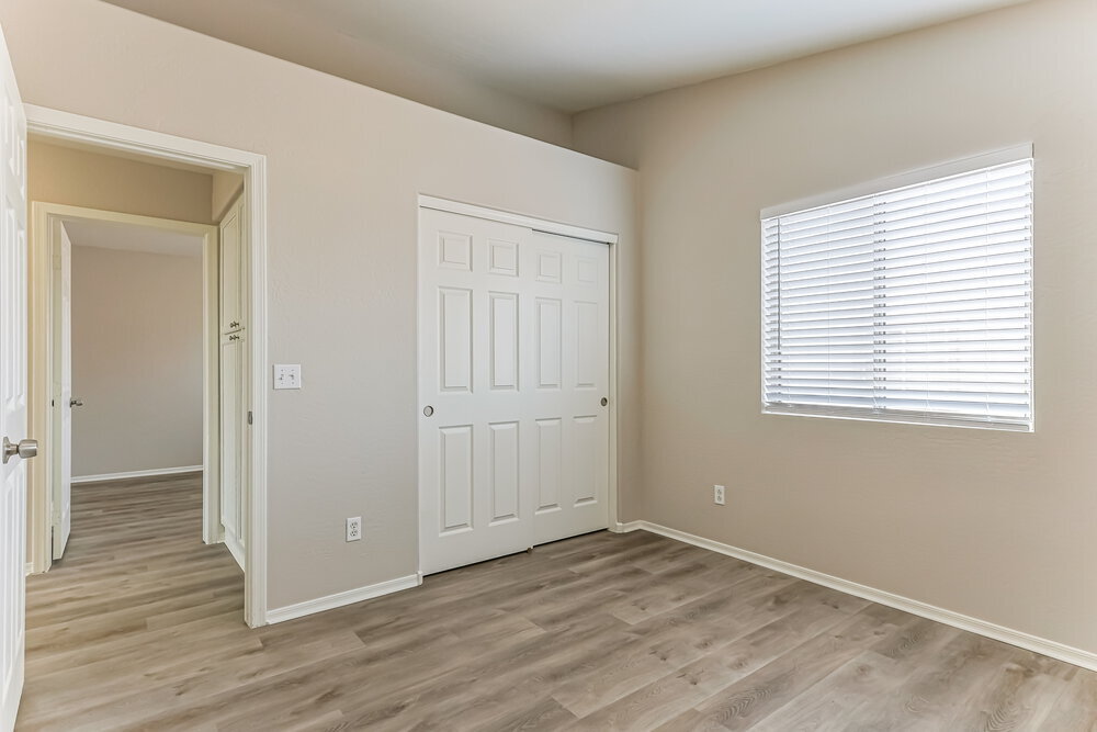 Building Photo - 8802 E University Dr