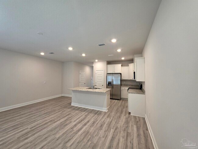 Building Photo - 9011 Golden Eye Dr