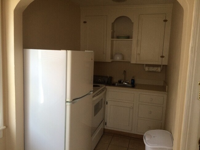 Building Photo - One Bedroom in Olde Town Portsmouth
