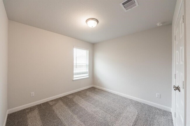 Building Photo - 24907 Prairie Briar Cir