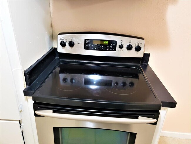 Building Photo - 3702 Lindsey Ct