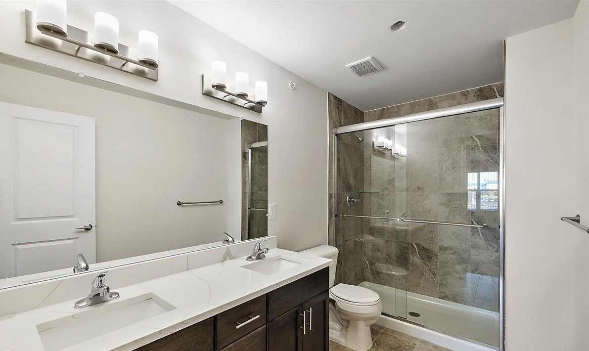 Building Photo - 8292 Heywood Cir