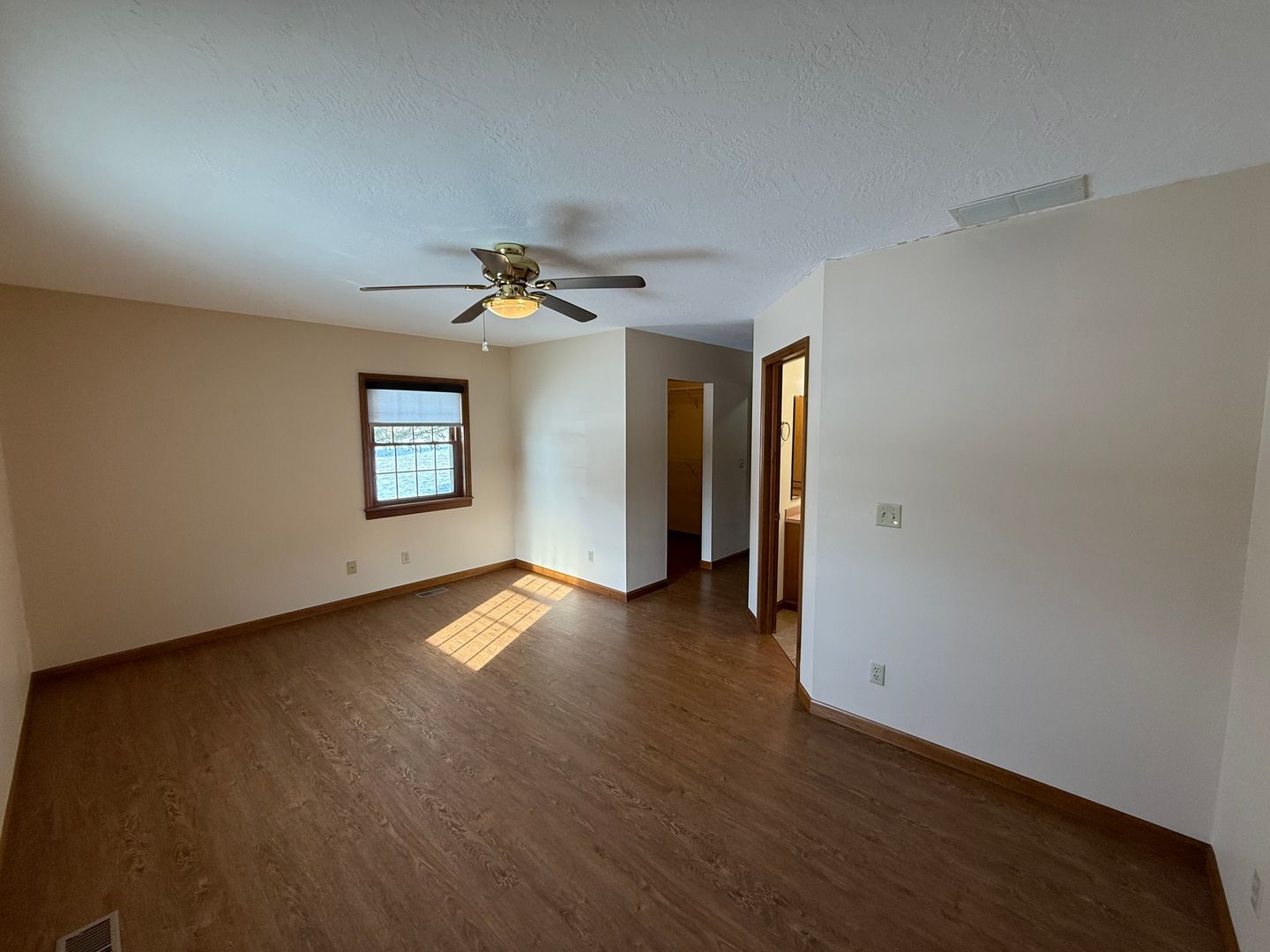 Building Photo - 5050 S 700 E-57