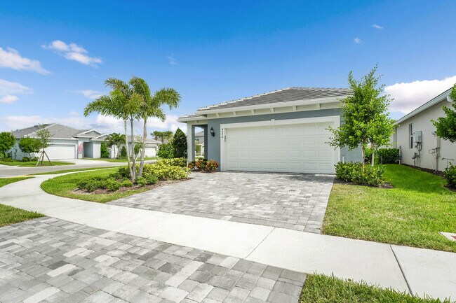 Building Photo - 4572 Nautilus Cir