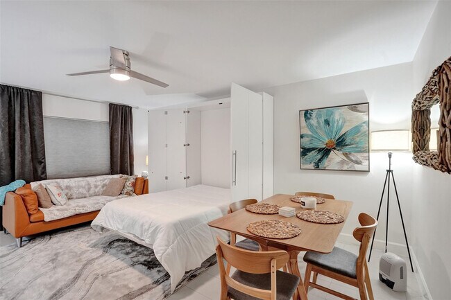 Building Photo - 1480 S Ocean Blvd