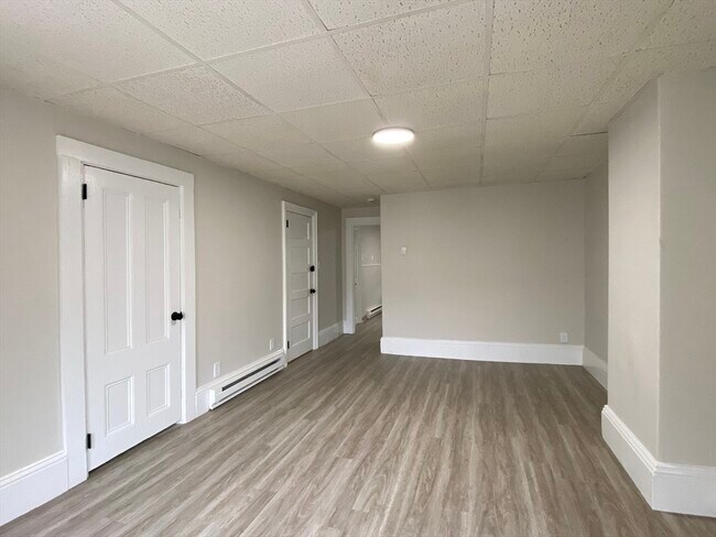 Building Photo - 124 Trenton St