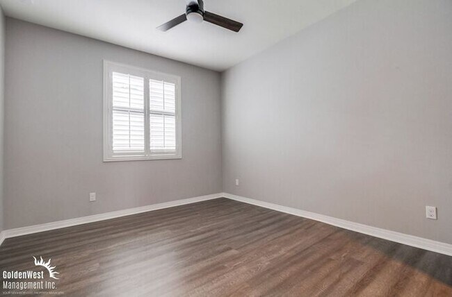 Building Photo - Stunning 3Bdm 2.5Ba Townhome in the Heart of Imperial Beach