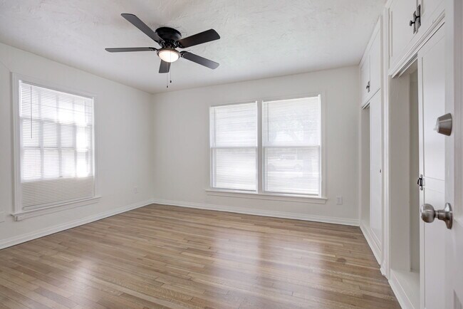 Building Photo - 821 NW 48th St