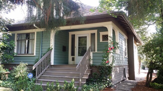 Primary Photo - 3-Bedroom Bungalow in Newberg near GFU and...