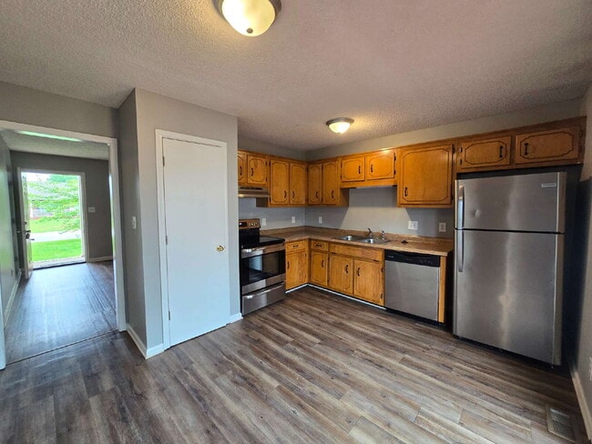 Building Photo - 1301 Sharptail Trail