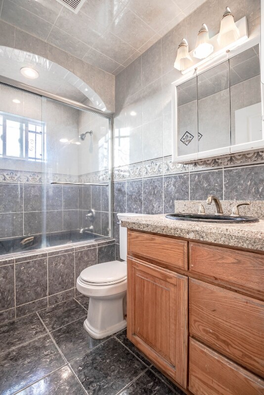 Building Photo - 932 W 130th St