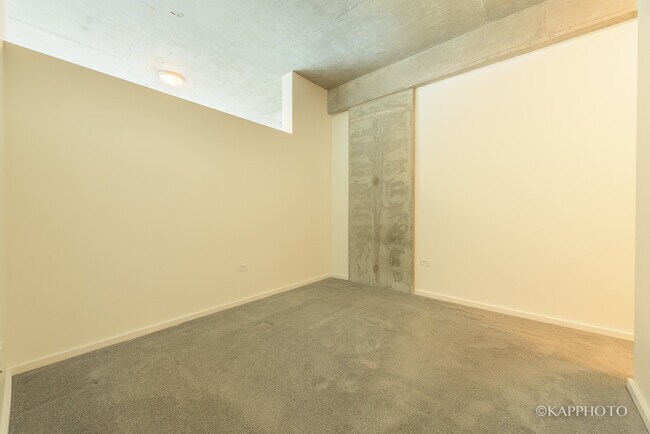 Building Photo - 1620 S Michigan Ave