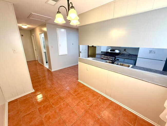 Building Photo - Charming 2-Bedroom Home with Flex Room & Gated Entry