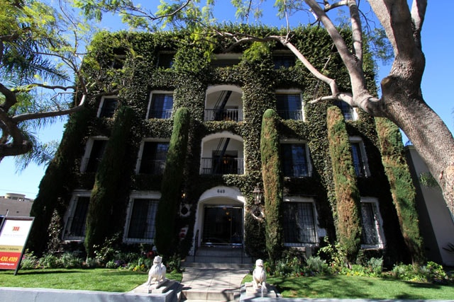 Building Photo - Burnside Villas
