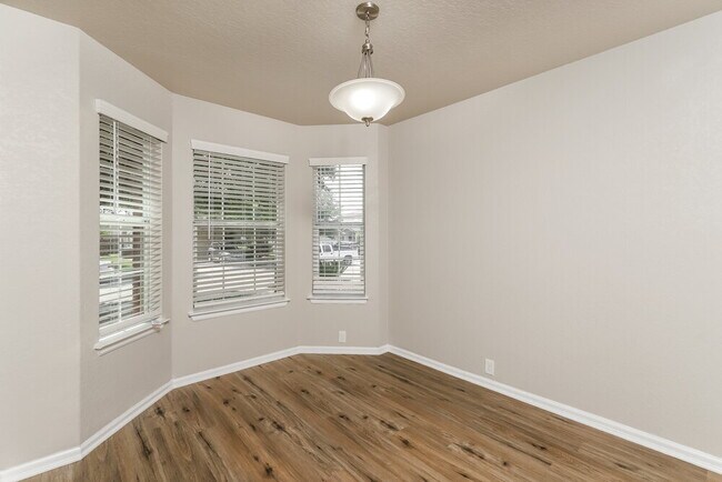 Building Photo - 3418 Maguey Trail