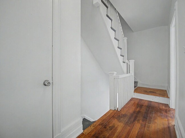 Building Photo - 270 East Ave