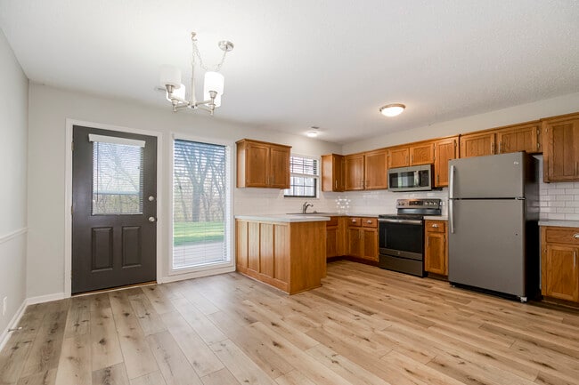 Building Photo - 12 Wallingford Dr