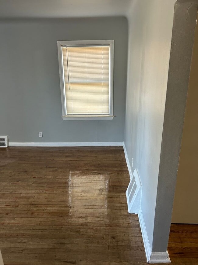 Building Photo - 2669 Electric- 3 BEDS & 2 BATH FOR RENT!