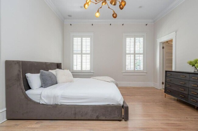 Building Photo - 242 Haralson Ave NE