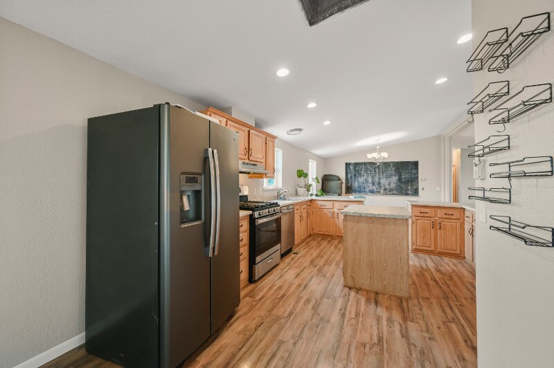 Building Photo - 5520 Coyote Ln