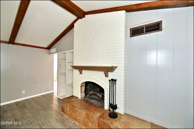 Building Photo - 9125 W H Burges Dr