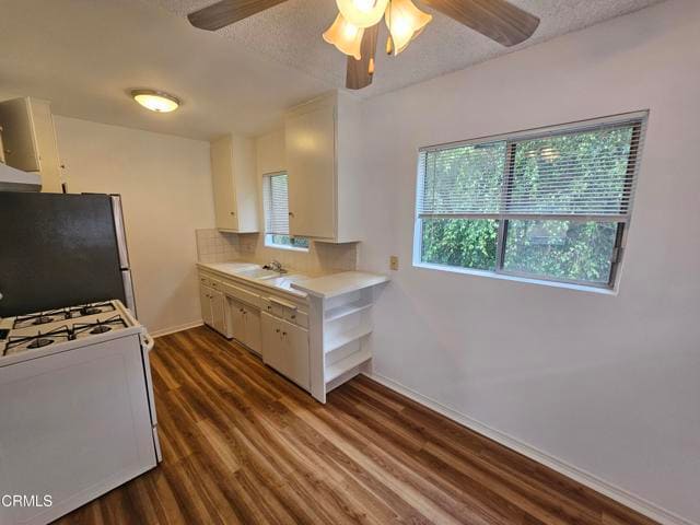 Building Photo - 12246 Oxnard St