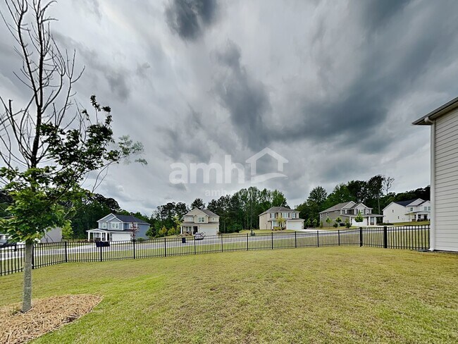 Building Photo - 4080 Chivalry Dr