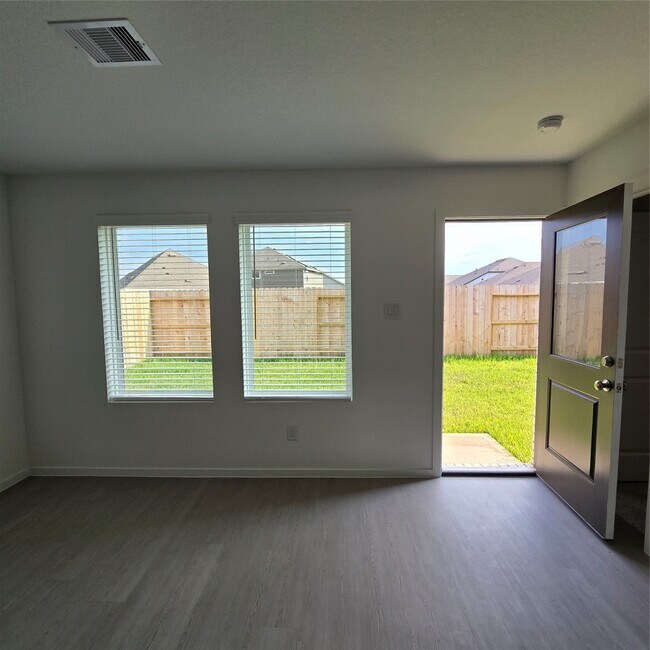 Building Photo - 28751 Texas Plns Dr
