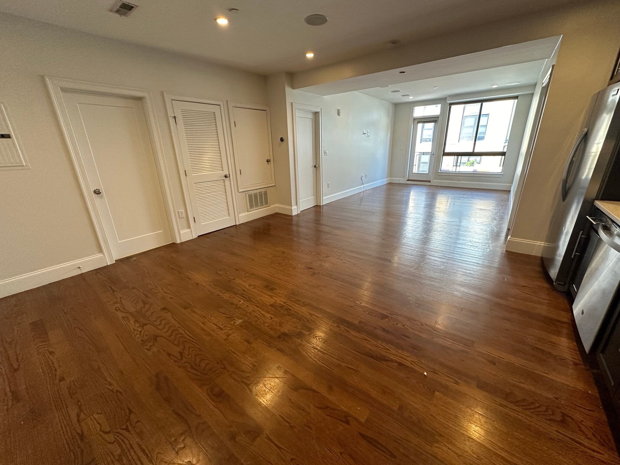 Building Photo - 303 D St