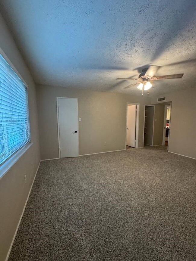 Building Photo - 3810 Marywood Dr