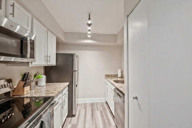 Building Photo - 1111 30th St NW