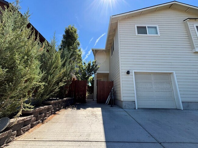 Building Photo - c792