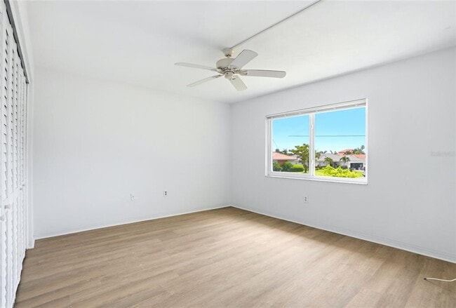 Building Photo - 4570 Overlook Dr NE