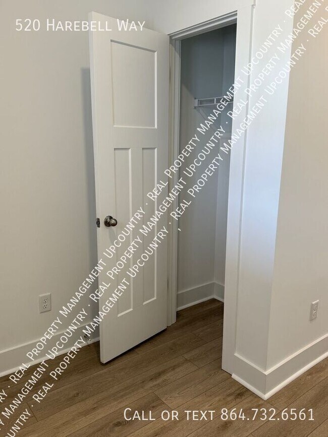 Building Photo - 520 Harebell Wy