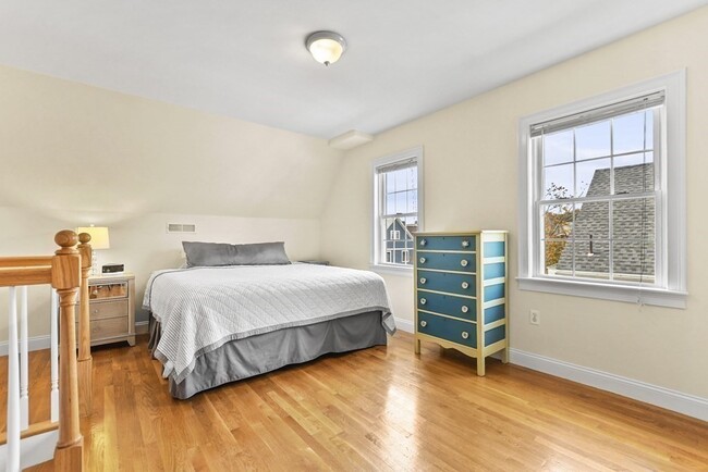 Building Photo - 224 Robbins St