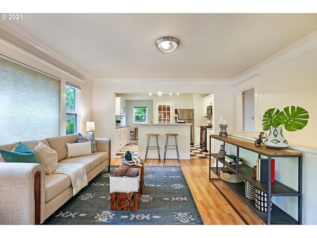 Building Photo - 3298 NE Alameda St