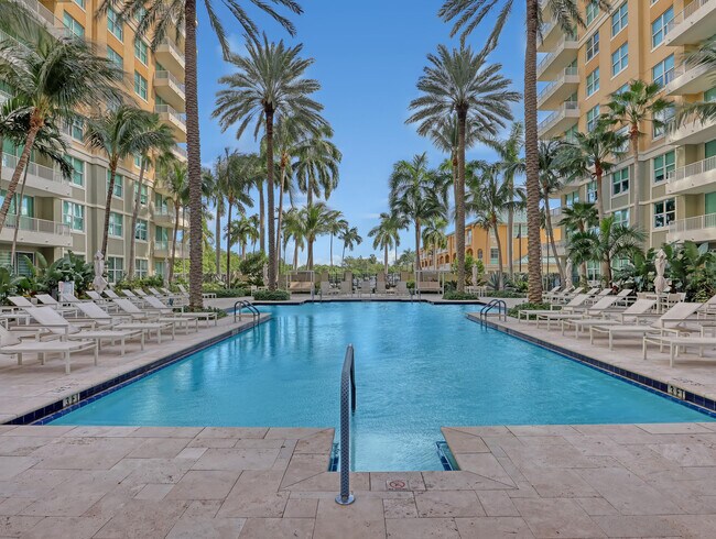 Building Photo - 700 E Boynton Beach Blvd